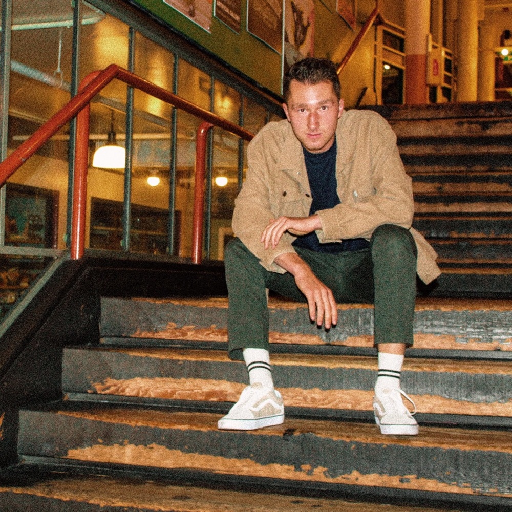 MEN’S DARK GREEN CHINO